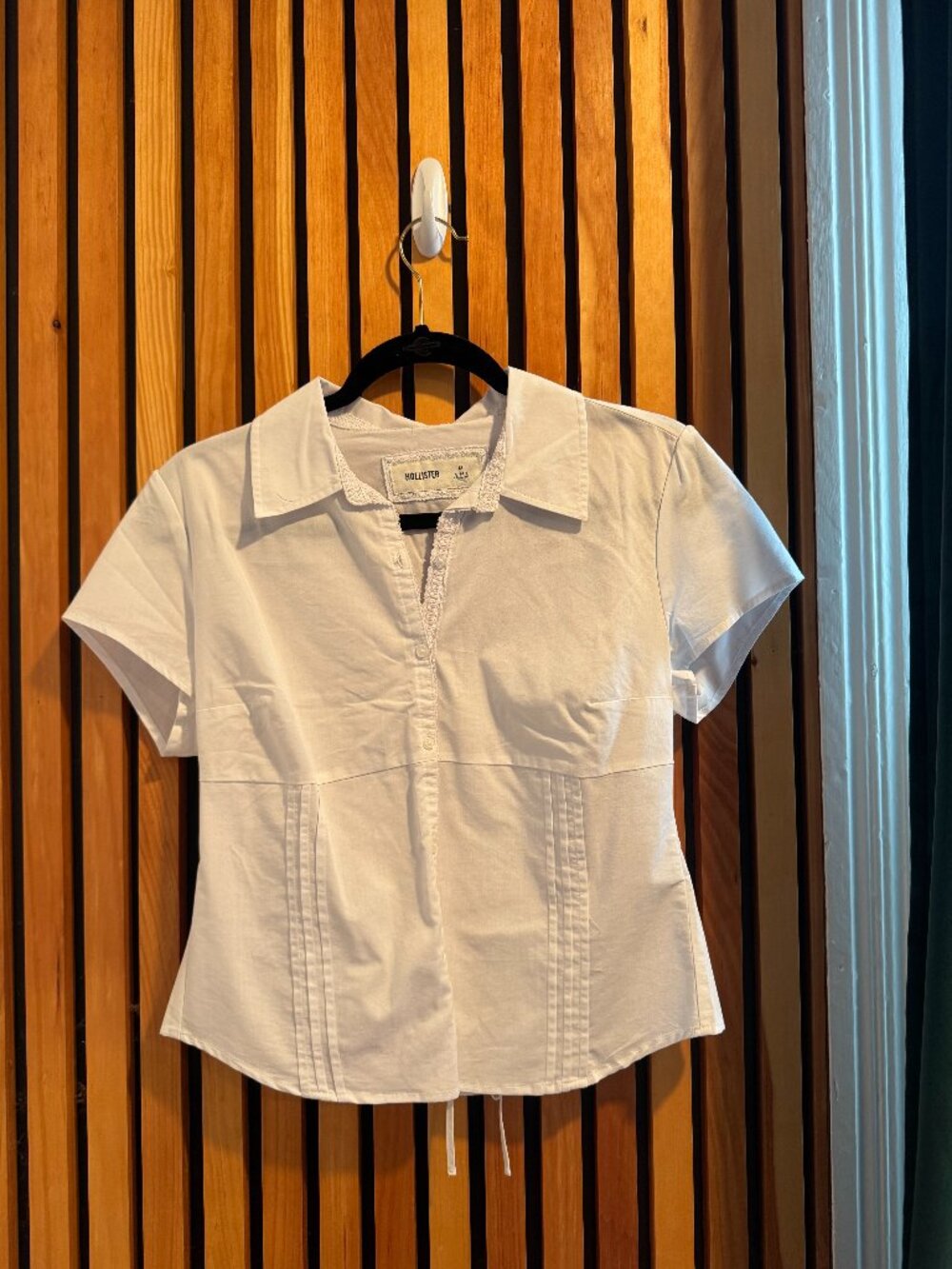Hollister Short-Sleeve Stretch Poplin Button Front Shirt
